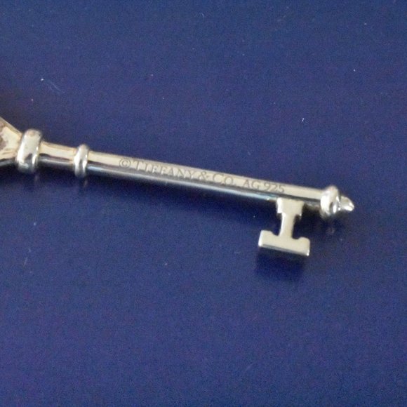 SOLD Authentic New Tiffany & Co Blue Enamel Knot Key w/ Tiffany Pouch - Picture 2 of 4